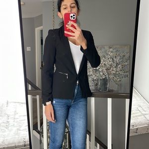 In very good condition black blazer by Pull& bear
